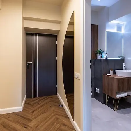 Apartamento Floreasca 77 3*
